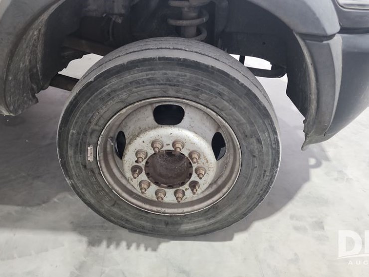 2015-dodge-ram-5500-image-19