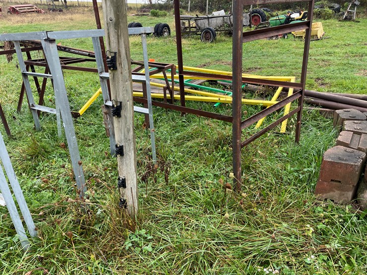 #8116-•-misc-metal-frames-image-16