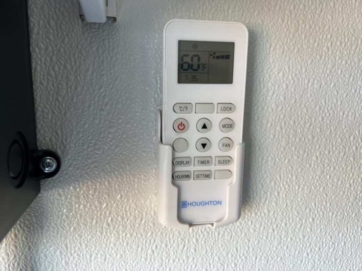 2006-freightliner-mt45-image-42