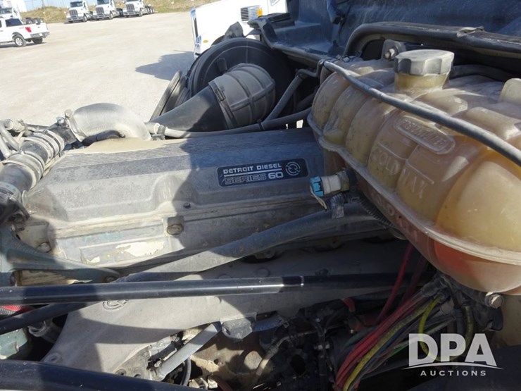 2016-freightliner-coronado-day-cab-glider-truck-(pz13983,-unit-716)-image-83