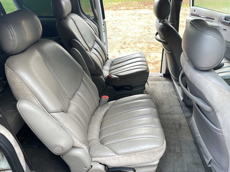 1999-chrysler-town-&-country-image-104