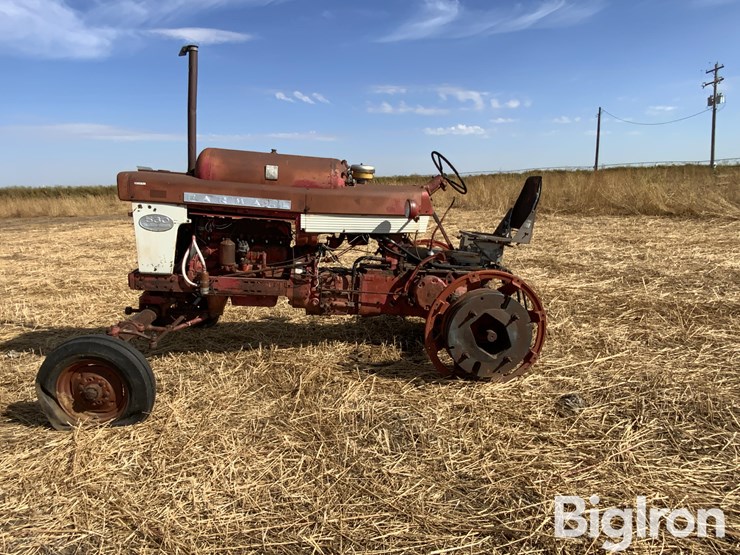 1959-farmall-560-2wd-tractor-image-8
