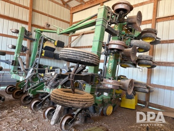 john-deere-7300-image-3