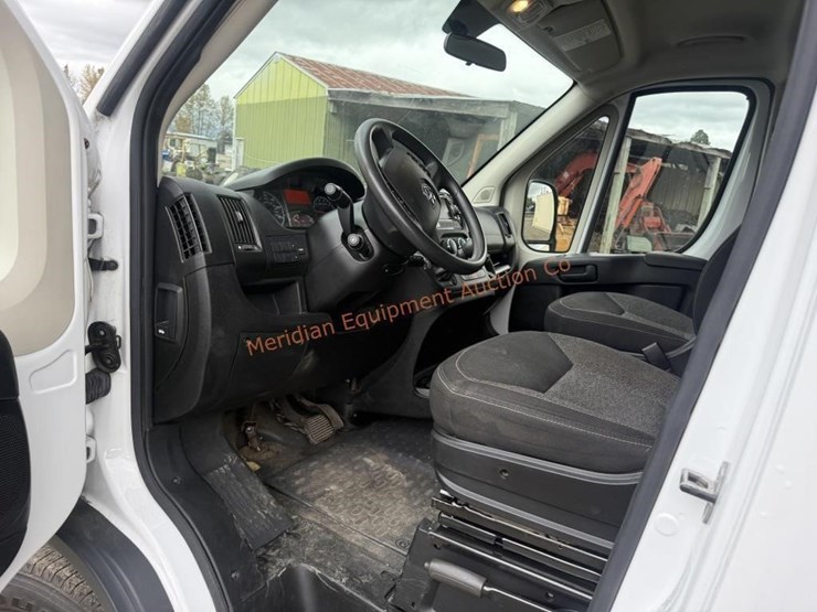 2015-dodge-ram-2500-image-32