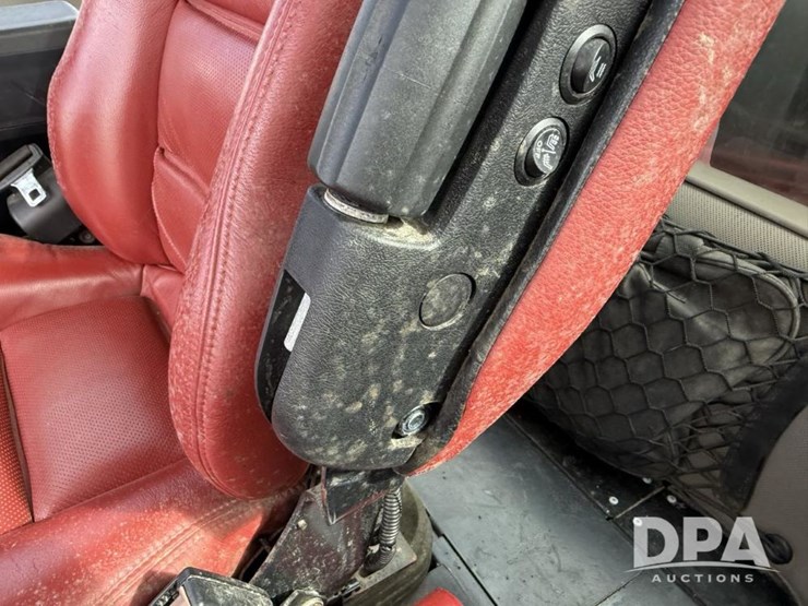 2020-case-ih-trident-5550-image-68