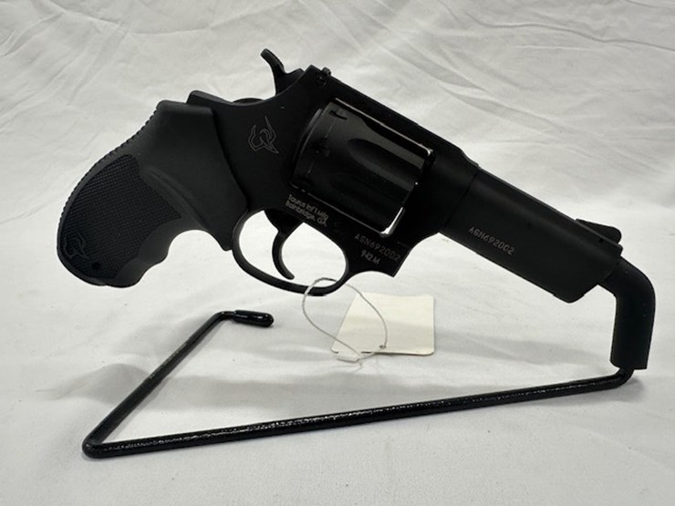 #2025-00067-•-taurus-942m-revolver-image-18