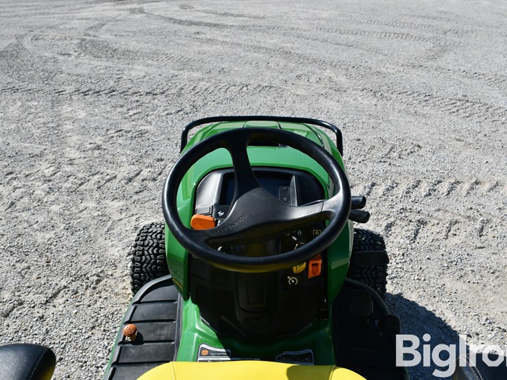 2018-john-deere-x758-image-18