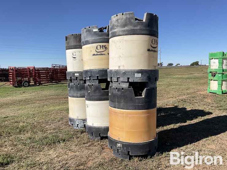 snyder-454l/120-gallon-liquid-fertilizer-poly-shuttles-image-7