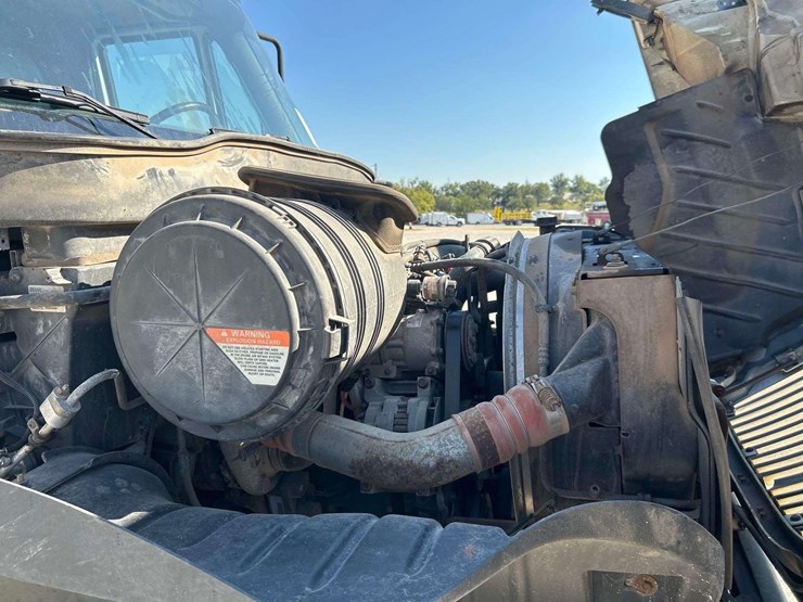 2005-international-durastar-4300-image-9