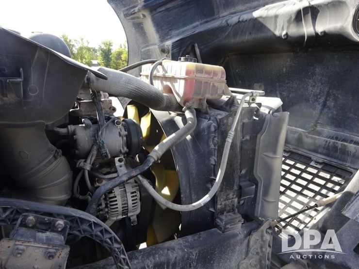 2007-volvo-vnl-day-cab-truck-(pz13987,-unit-110)-image-74