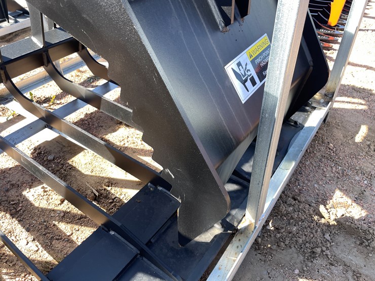 #4113-•-72"-rock-grapple-bucket-attachment-image-8