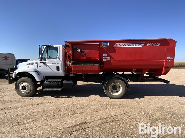 2005-international-7300-image-8