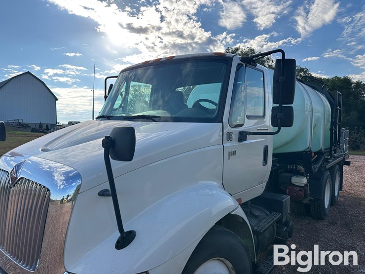 2005-international-8600-image-14