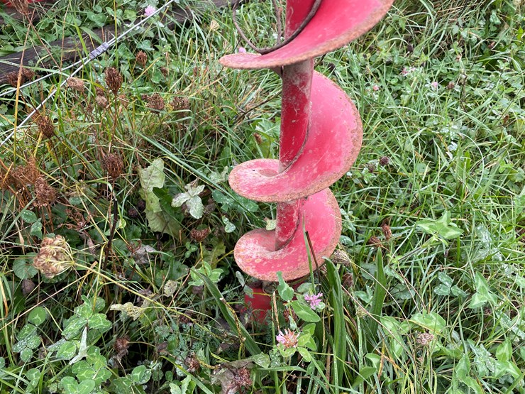 #8120-•-earthquake-e43-power-earth-auger-image-8