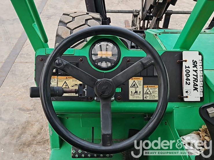 2016-sky-trak-10042-image-28