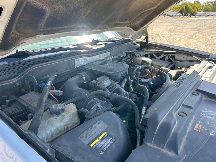 2016-chevrolet-silverado-2500-image-11