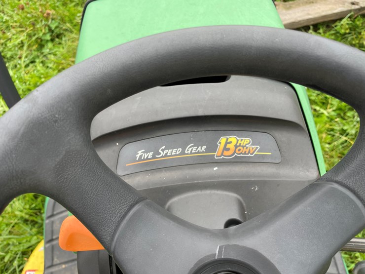 john-deere-lt133-image-16