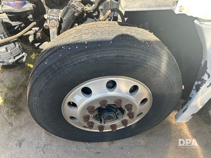 2012-freightliner-cascadia-truck-(cp1182-unit-517)-image-13