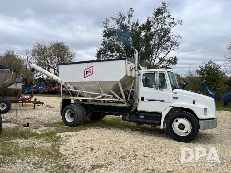 1995-freightliner-fl70-image-6