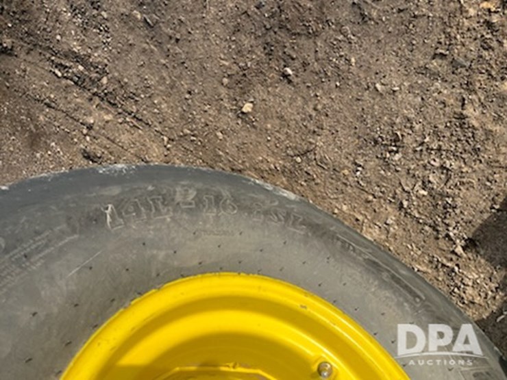 1989-john-deere-4555-image-16