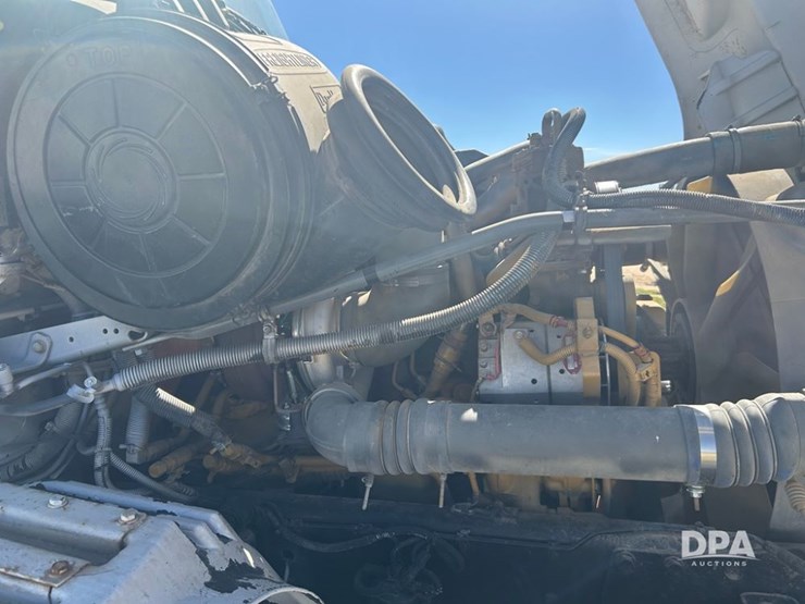 2006-freightliner-century-dry-truck-(cp1180-unit-16052)-image-23