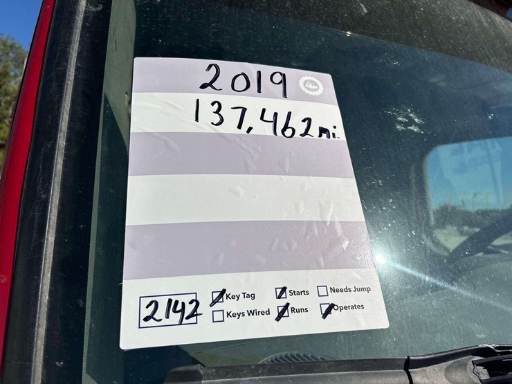 2019-freightliner-day-cab-image-27