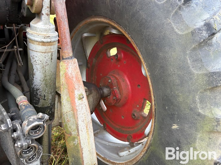 1973-massey-ferguson-1135-image-19