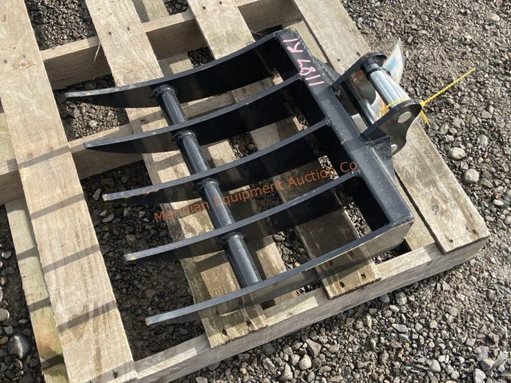 ir-mini-excavator-rake-image-1