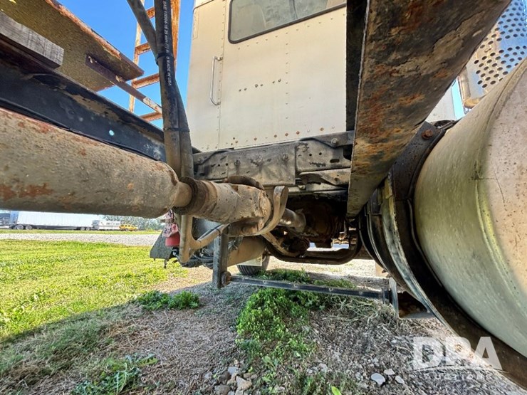 2007-kenworth-t800-image-46