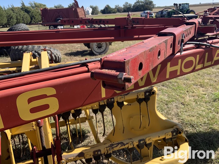 new-holland-216-image-14