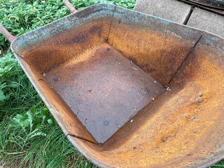 #8138-•-wheelbarrow-image-7