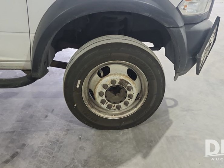 2015-dodge-ram-5500-image-26