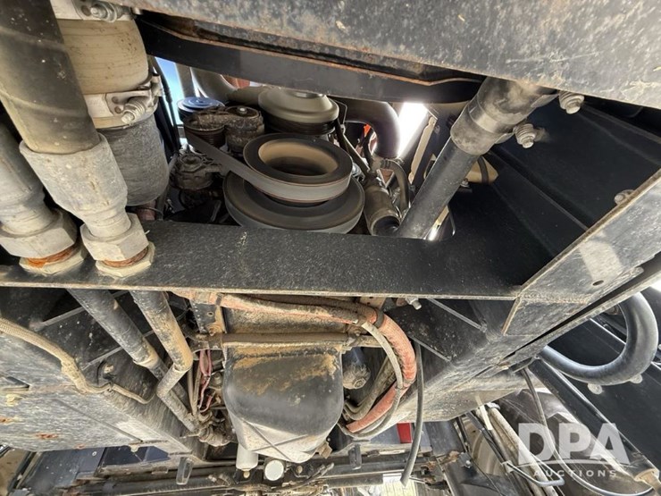 2020-case-ih-trident-5550-image-18