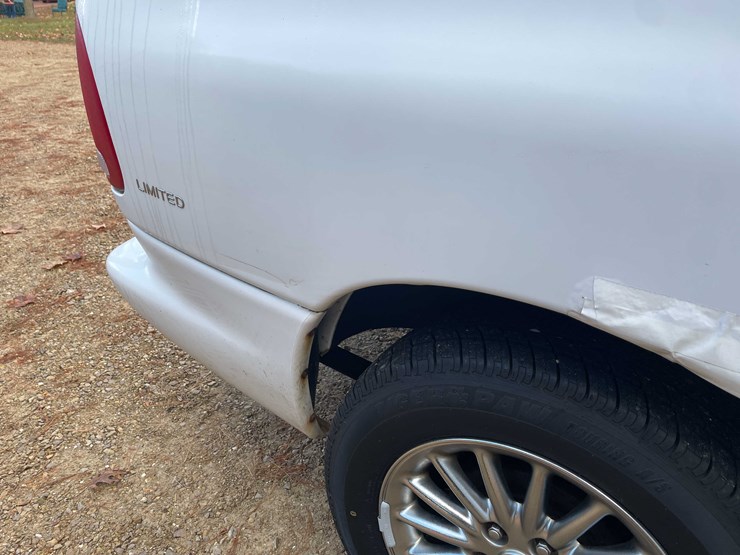 1999-chrysler-town-&-country-image-30