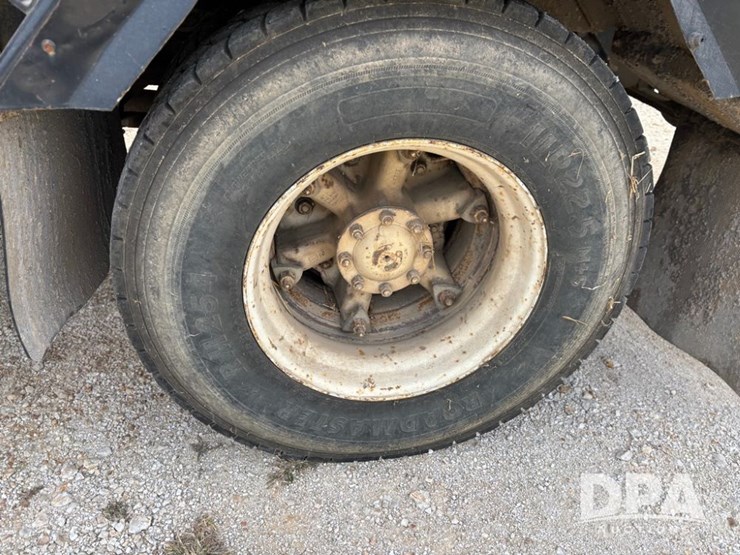 1994-ford-l8000-image-32