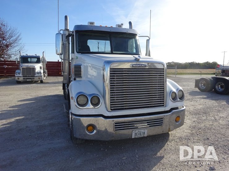 2016-freightliner-coronado-day-cab-glider-truck-(pz13983,-unit-716)-image-7