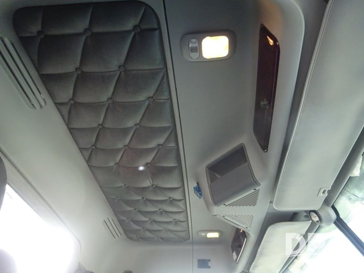 2016-freightliner-coronado-day-cab-glider-truck-(pz13982,-unit-720)-image-84