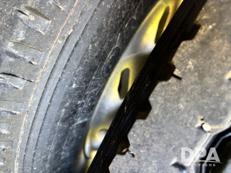 1993-freightliner-fld120-image-36