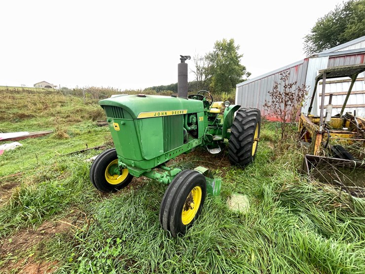 john-deere-3010-image-1