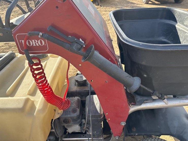 #3842-•-2016-toro-spreader-sprayer-image-25
