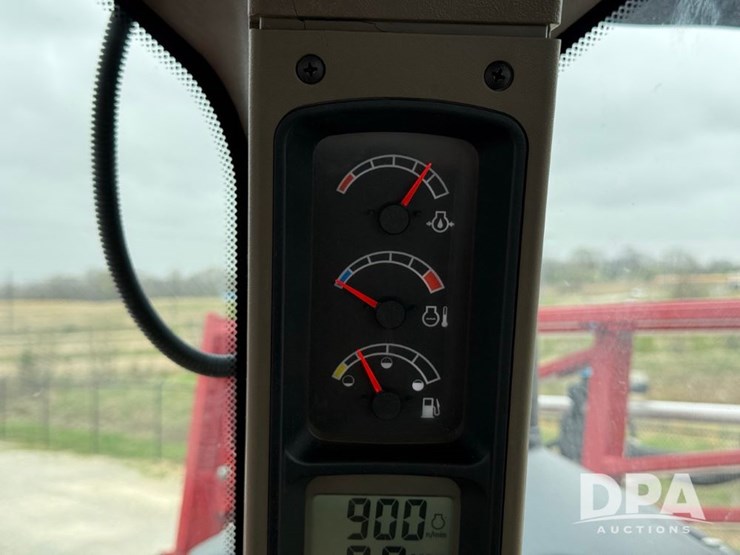 2020-case-ih-trident-5550-image-50