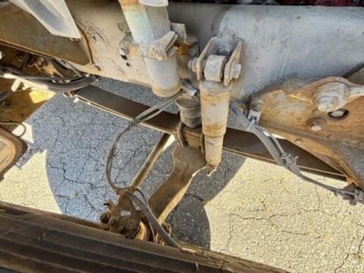 2013-ford-f750-xl-image-57