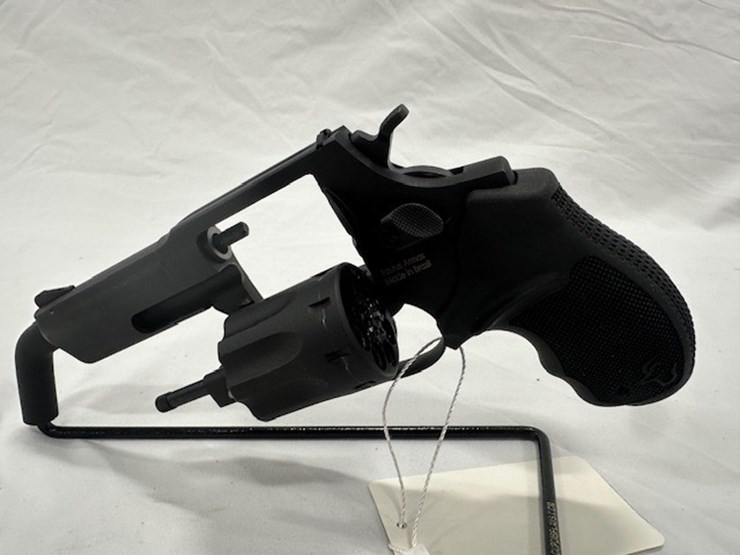 #2025-00067-•-taurus-942m-revolver-image-25