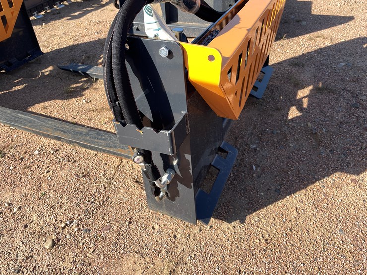 #4091-•-wolverine-pallet-fork-hydraulic-adjustable-attachment-image-3