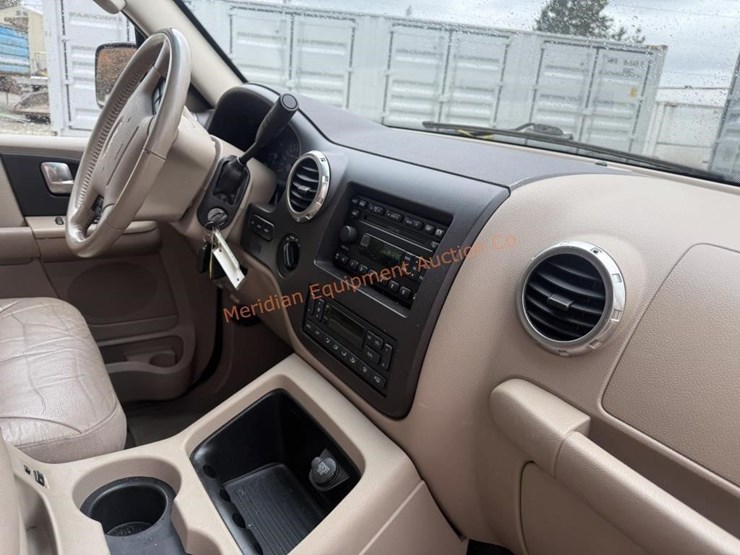 2003-ford-expedition-image-30