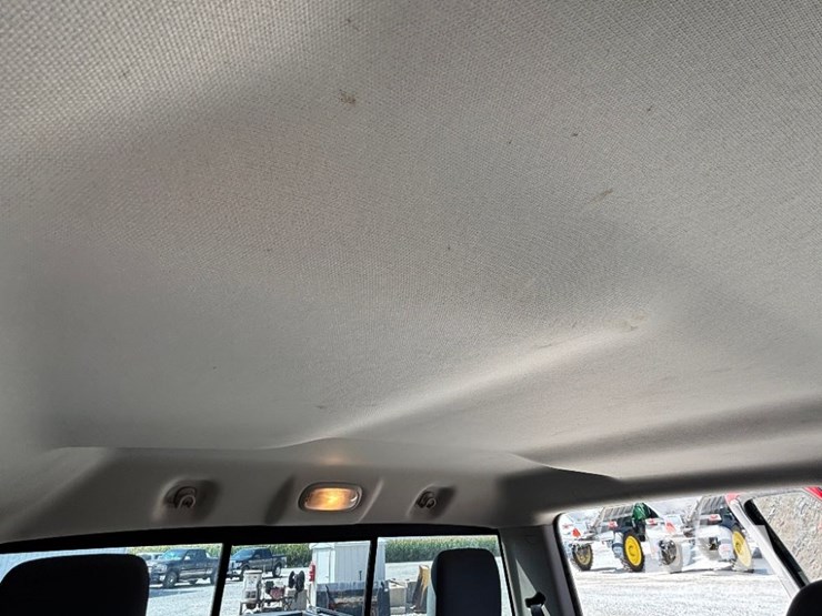 2017-ram-1500-slt-image-69