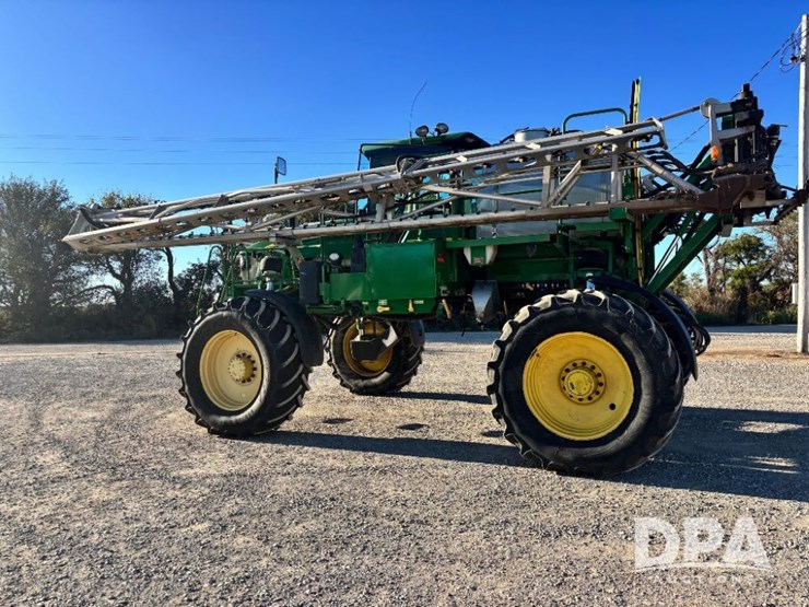 2013-john-deere-4830-image-15