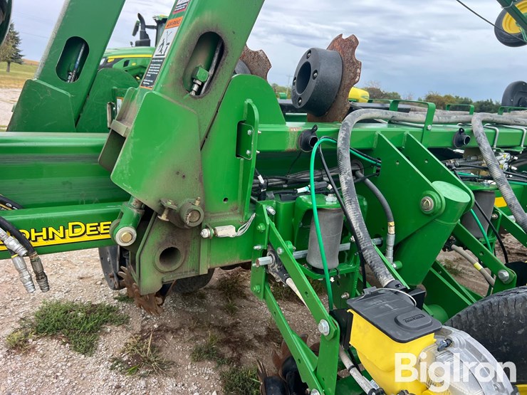 2012-john-deere-1770nt-ccs-image-13