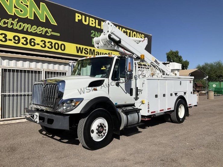 2015-international-7400-image-2