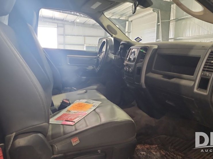 2015-dodge-ram-5500-image-32